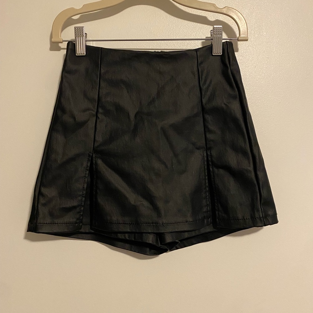 Elegant Black Mini Skirt